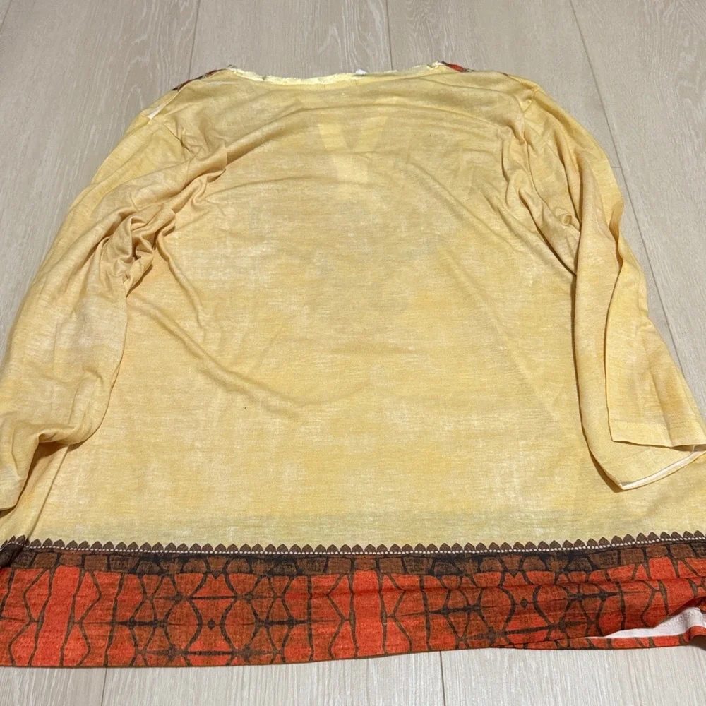 ✨ Chico's Yellow Orange Paisley Rhinestone Accented Blouse - Picture 8 of 9